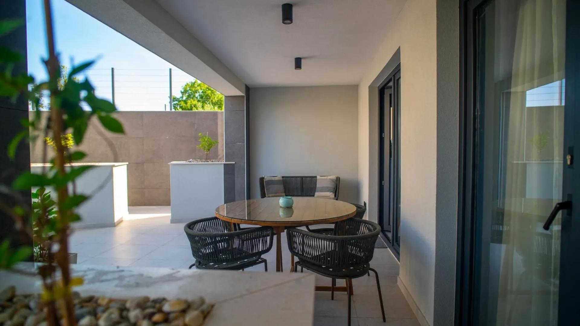 Villa Calma Apartments Vantacici