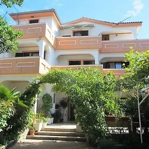 Apartman Ida, Vantacici